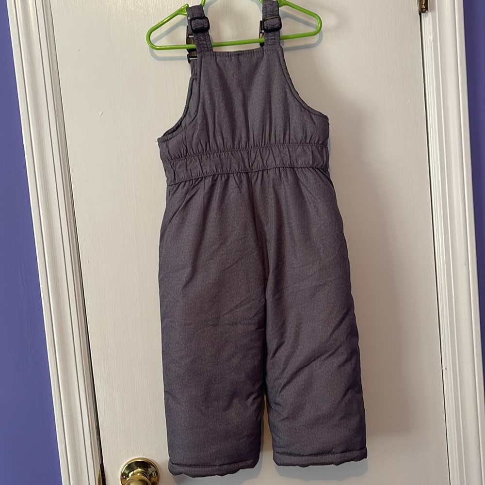 OshKosh B’Gosh winter snowsuit (jacket and bib pants) - Picture 9 of 10